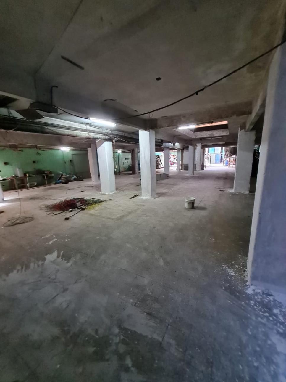 DEPOSITO EN POMPEYA DE 880 M2