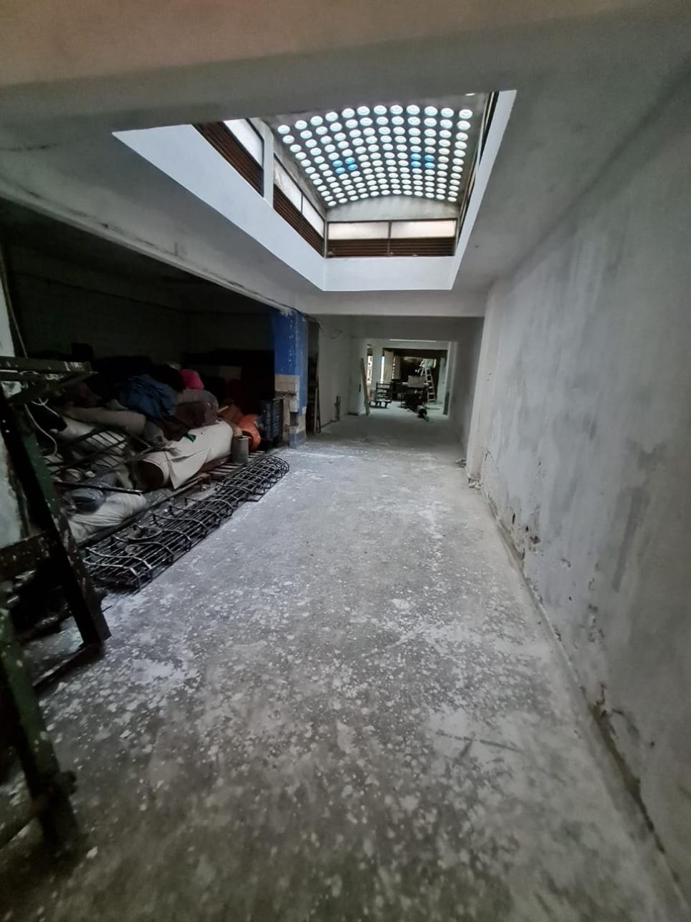 DEPOSITO EN POMPEYA DE 880 M2