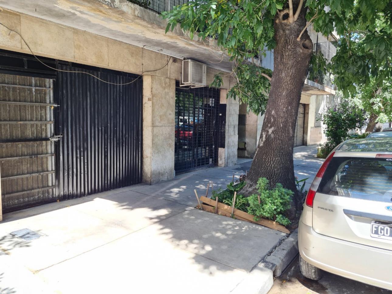 DEPOSITO EN POMPEYA DE 880 M2
