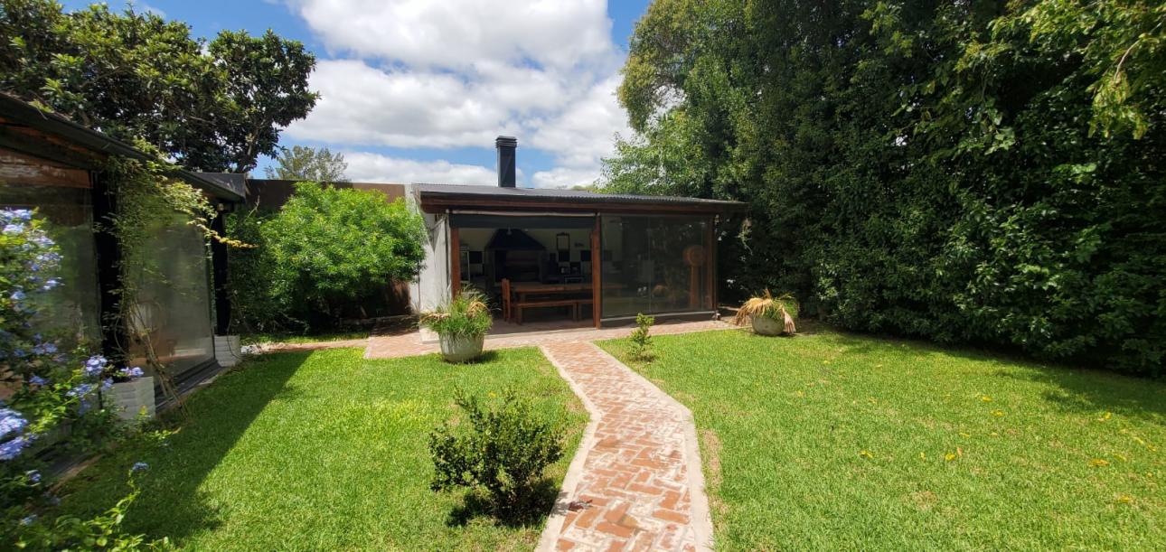 Impecable quinta estilo Finca sobre Uruguay 690, Guernica
