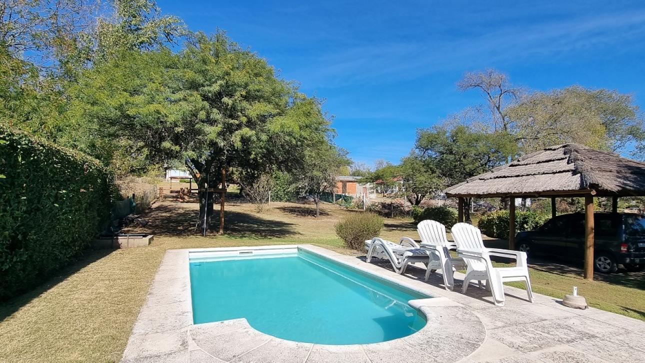 Amplia Cabaña con pileta en Villa General Belgrano