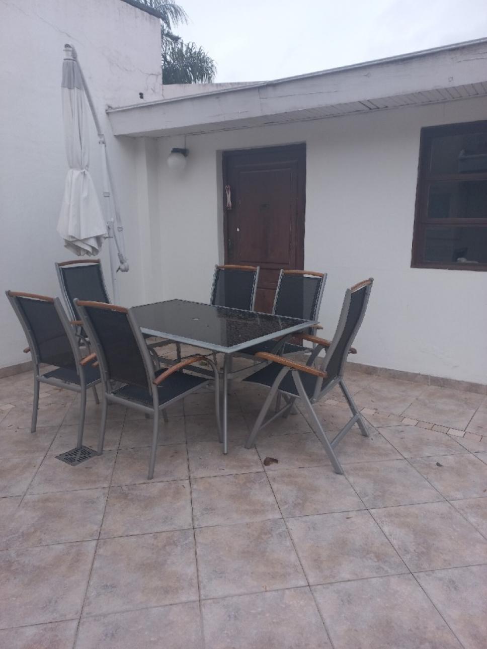 PROPIEDAD DE CATEGORIA EN VILLA SARMIENTO
