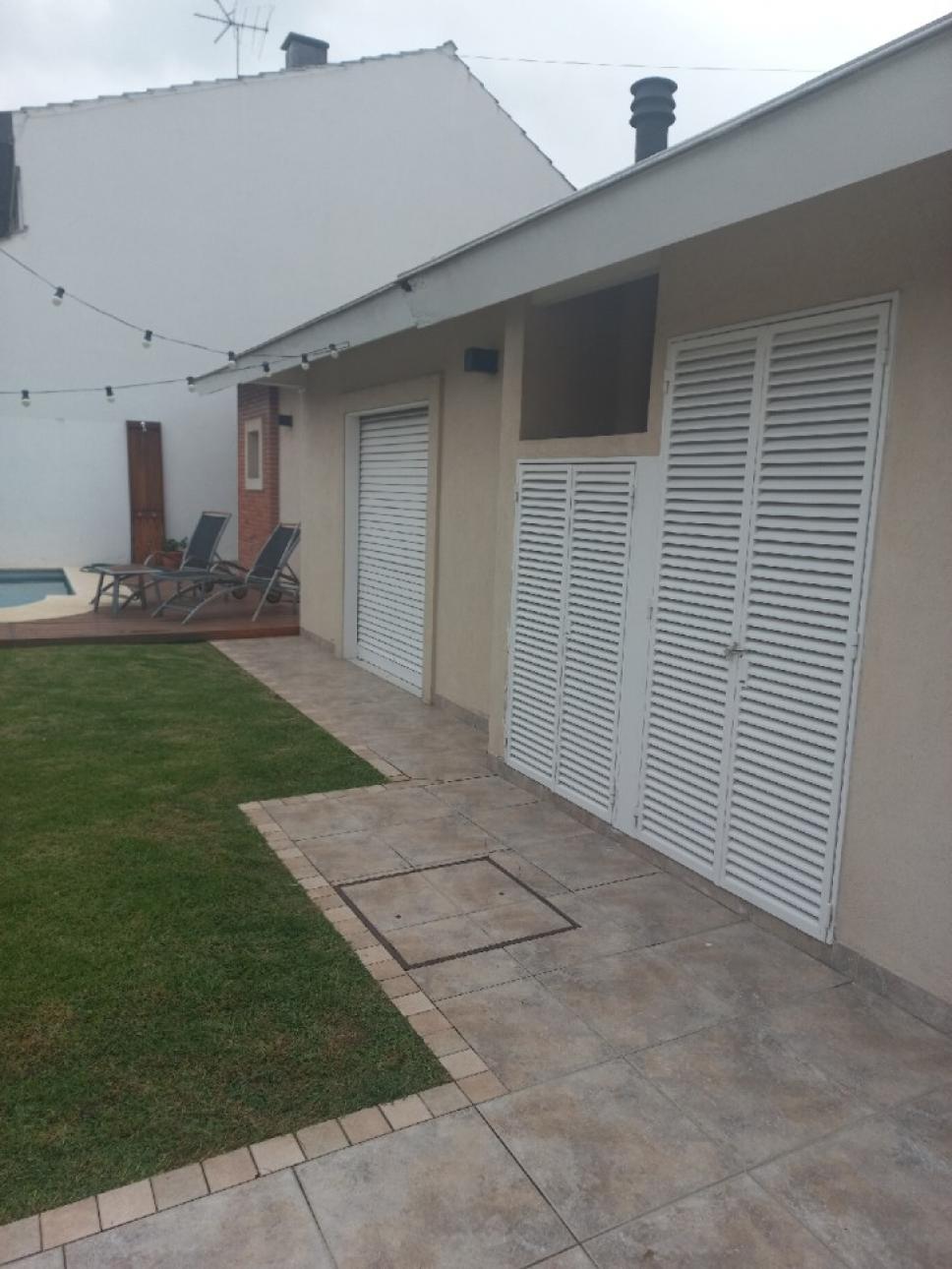 PROPIEDAD DE CATEGORIA EN VILLA SARMIENTO
