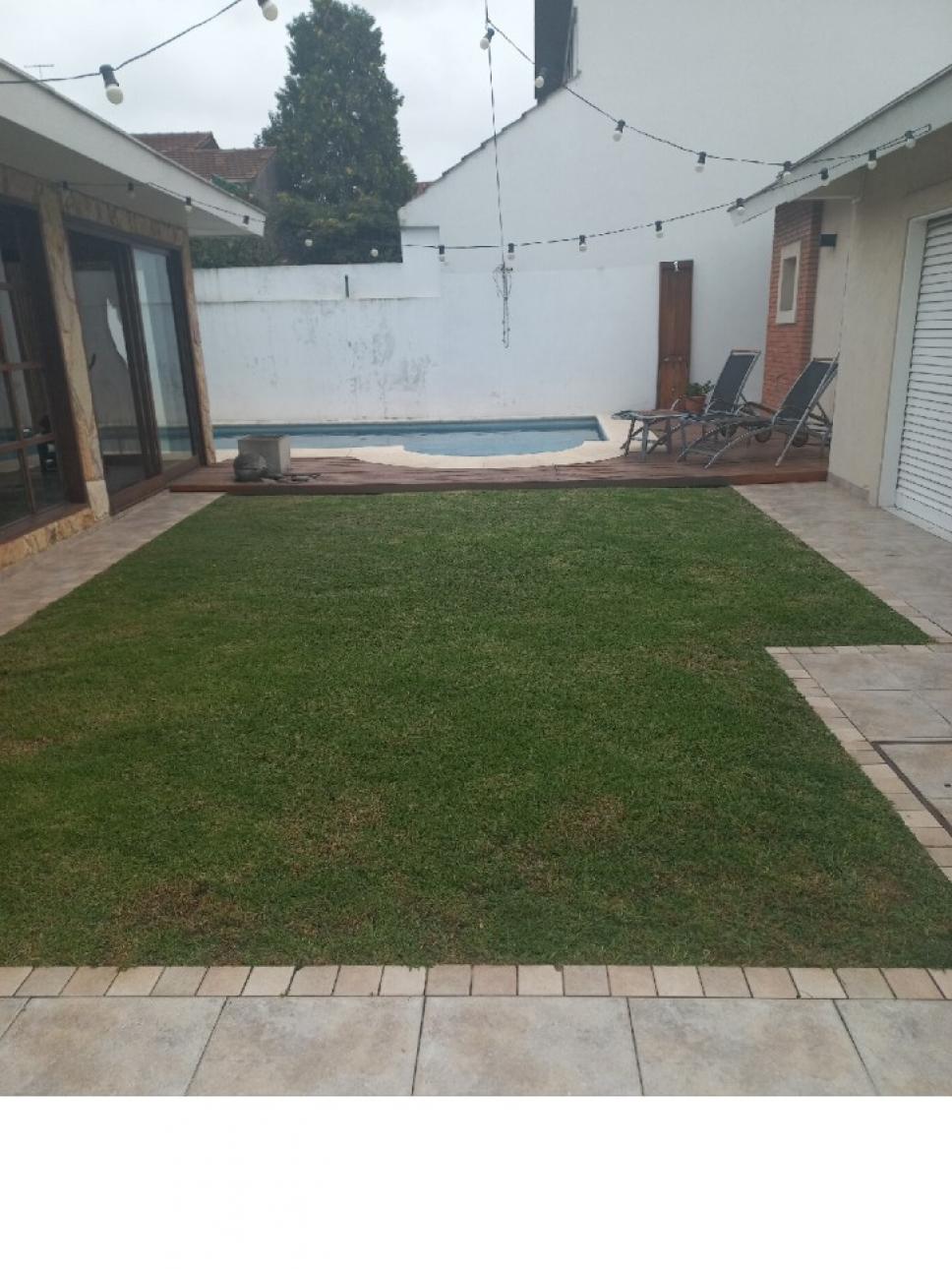 PROPIEDAD DE CATEGORIA EN VILLA SARMIENTO
