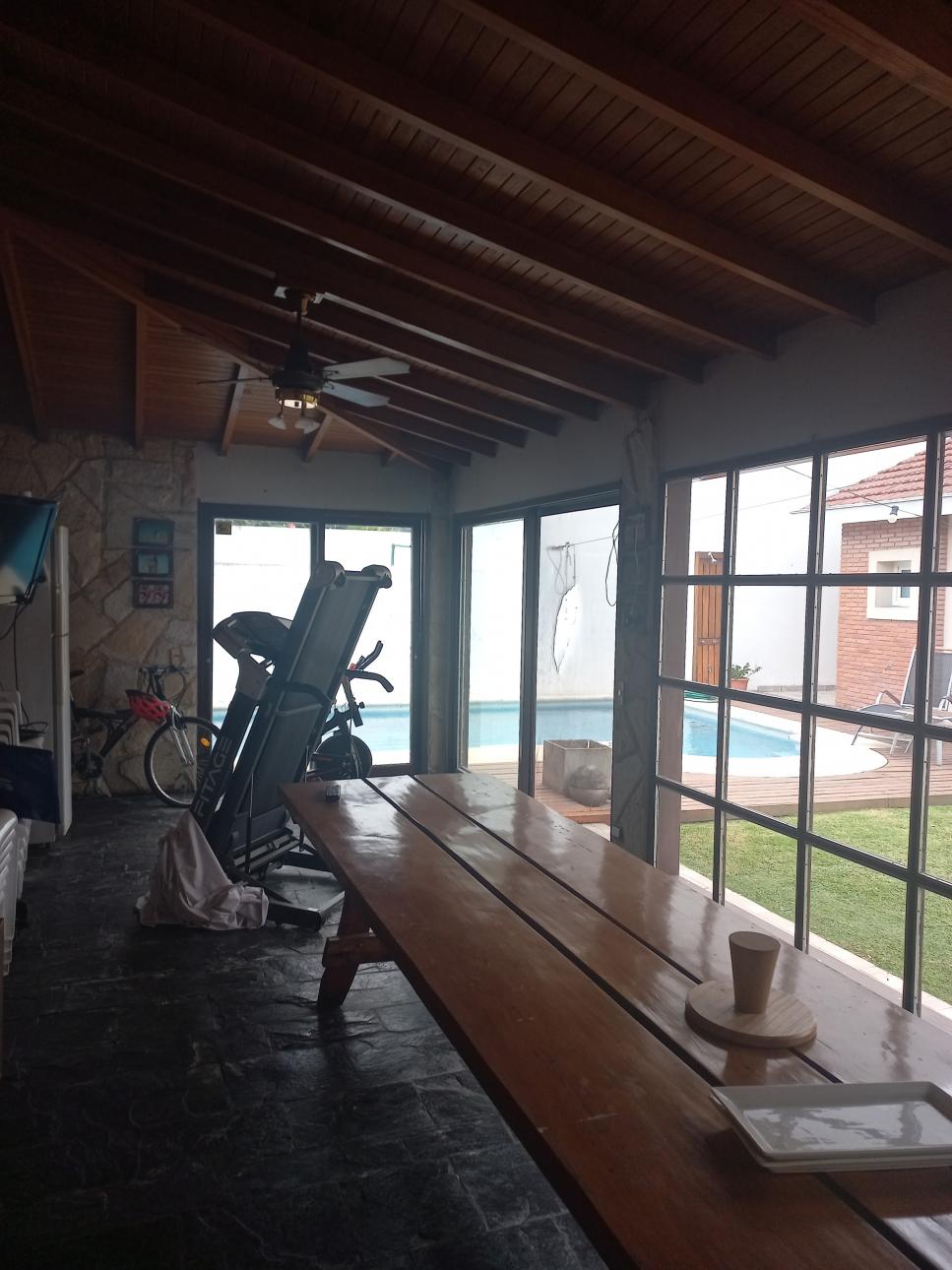 PROPIEDAD DE CATEGORIA EN VILLA SARMIENTO