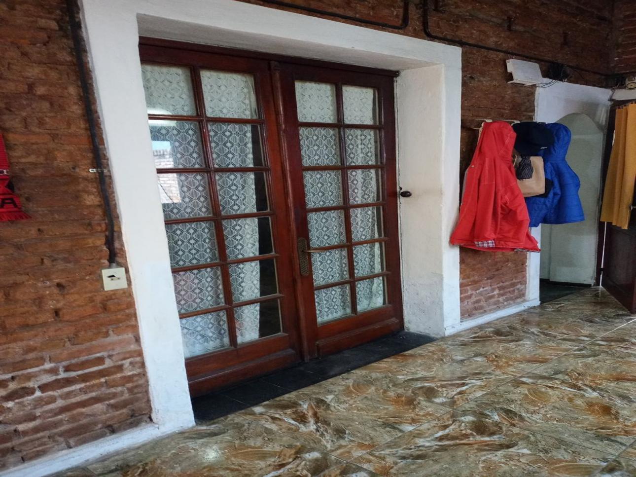 Casa de cuatro ambientes en venta en el palomar