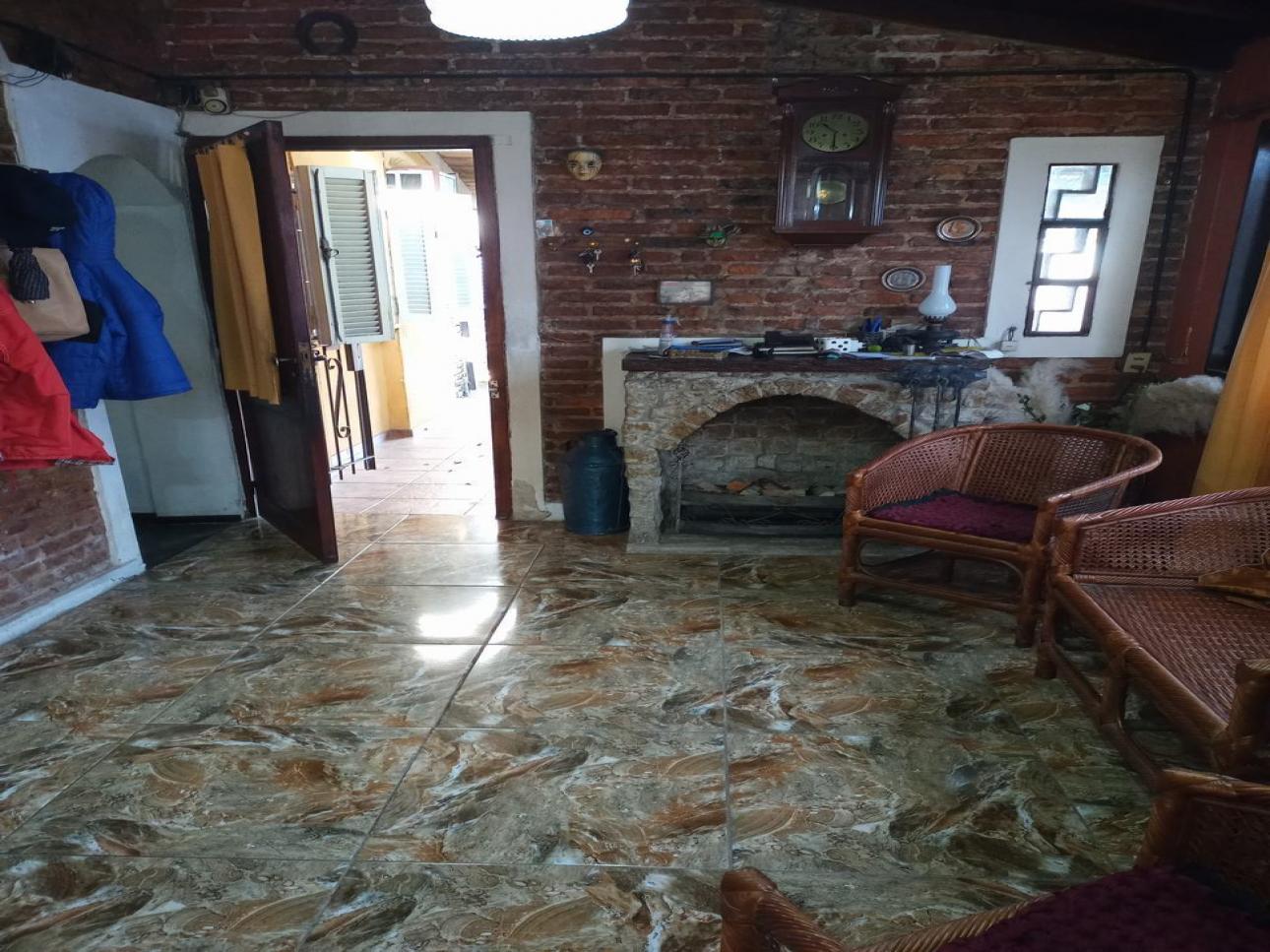 Casa de cuatro ambientes en venta en el palomar