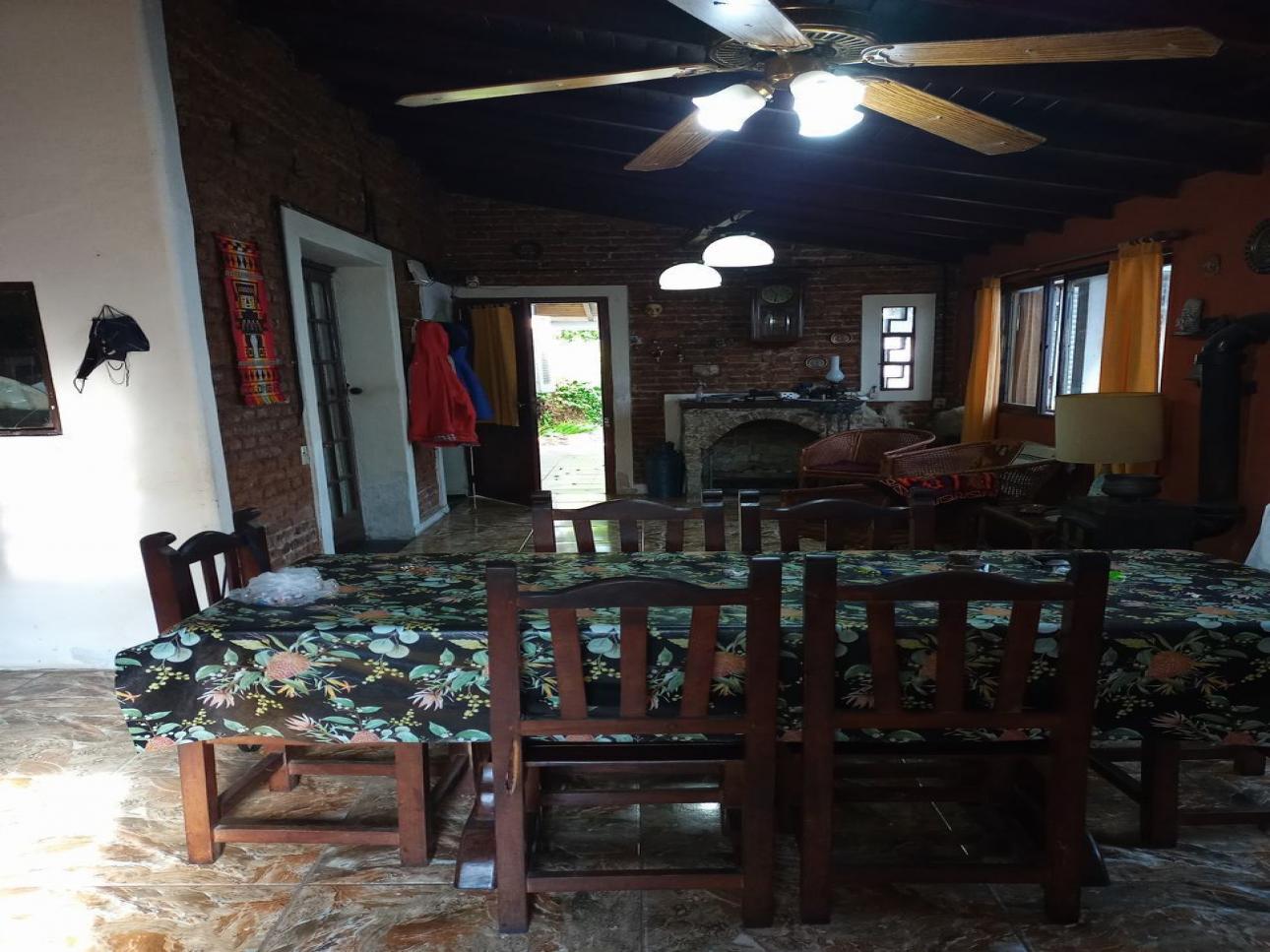 Casa de cuatro ambientes en venta en el palomar