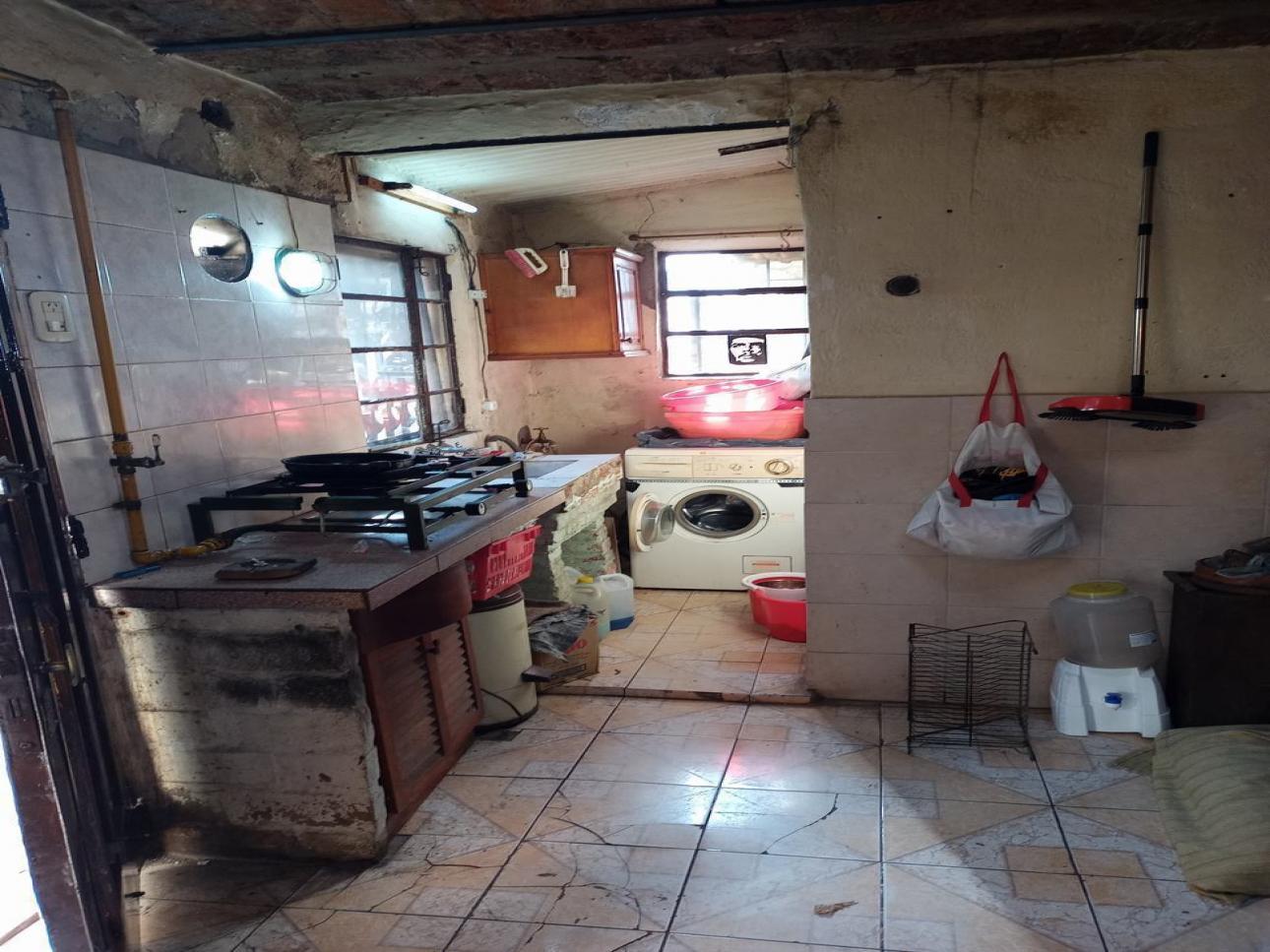 Casa de cuatro ambientes en venta en el palomar