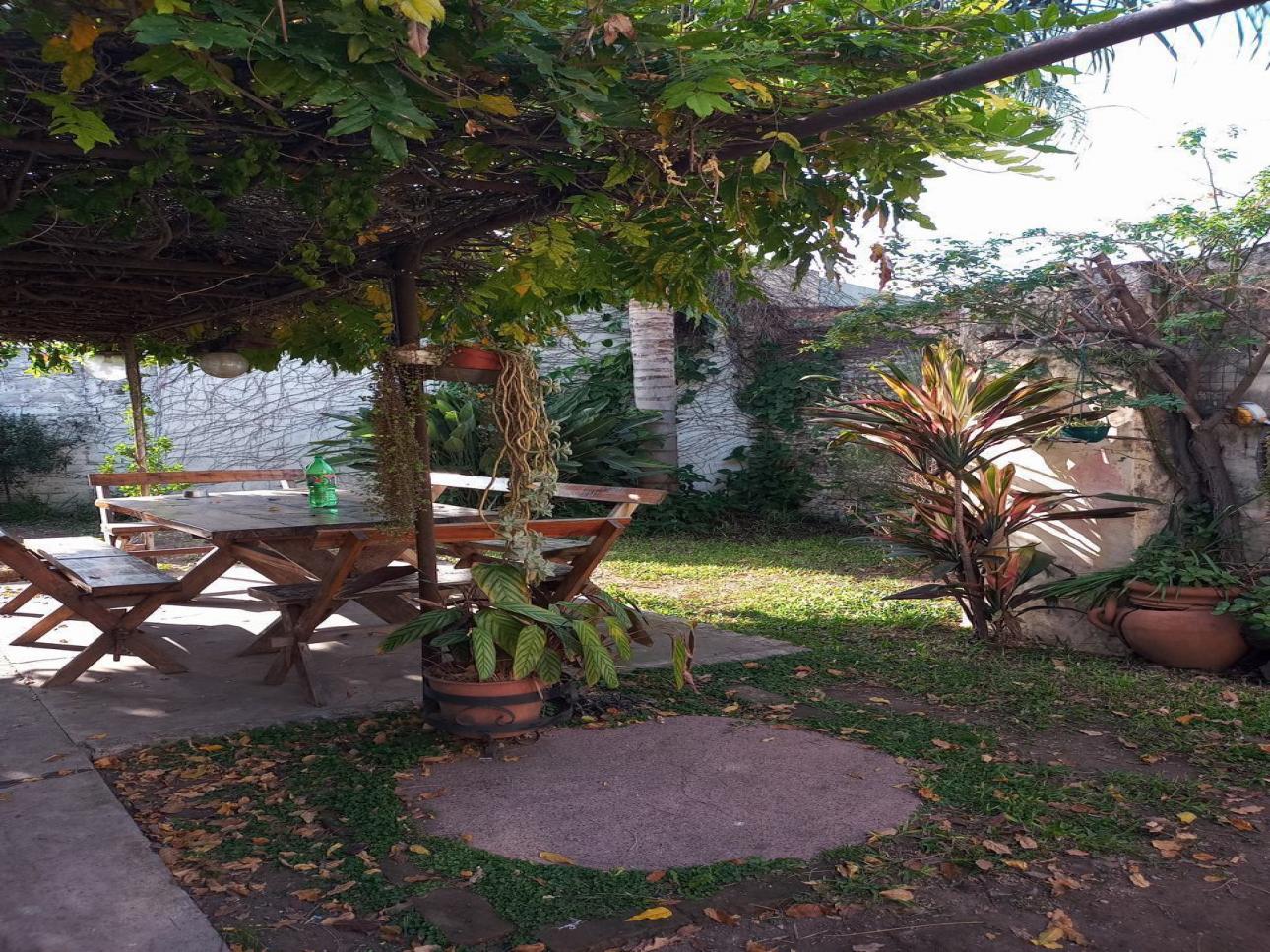 Casa de cuatro ambientes en venta en el palomar