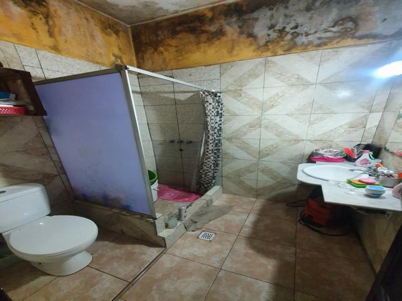 LOTE 245M2 CON VIVIENDA VILLA LIBERTAD 800M ESTACIONBOSCH