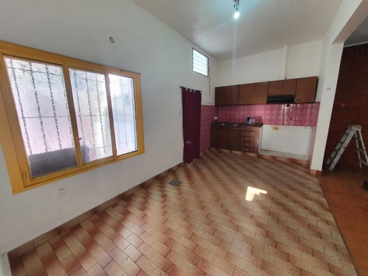 DEPARTAMENTO 2 AMB AMPLIO EN PH FRENTE  VILLA BOSCH S/EXP