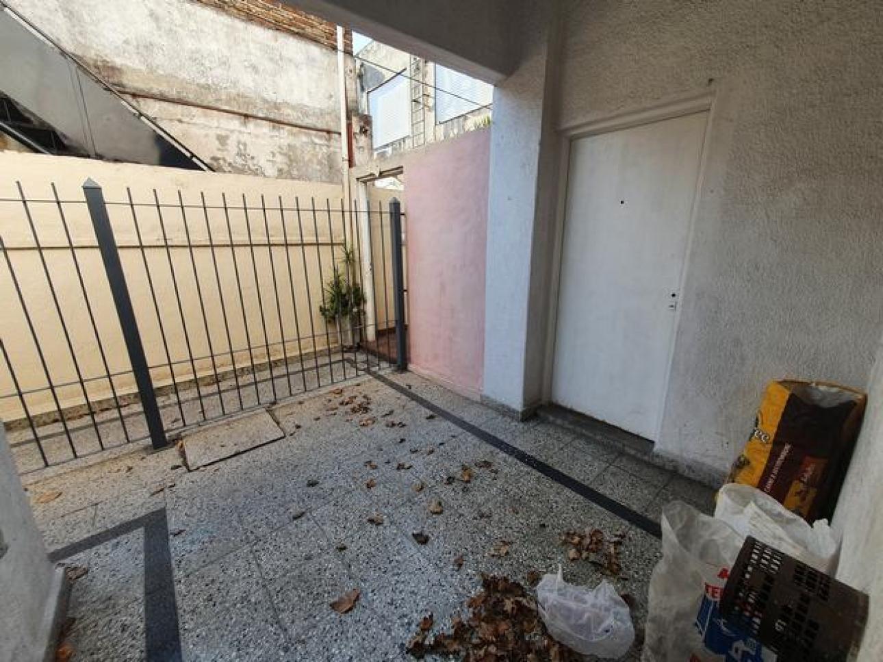 DEPARTAMENTO 2 AMB AMPLIO EN PH FRENTE  VILLA BOSCH S/EXP