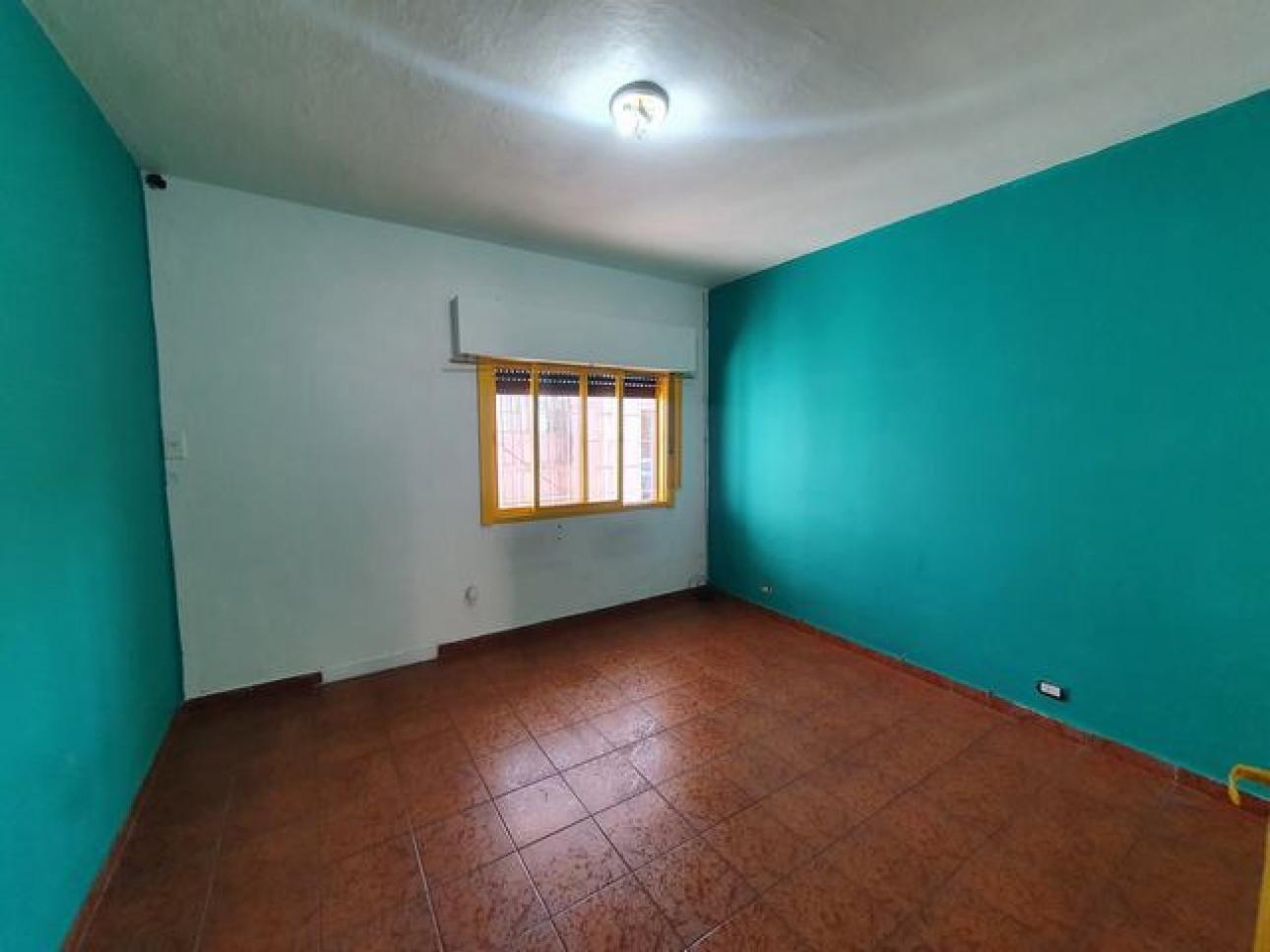 DEPARTAMENTO 2 AMB AMPLIO EN PH FRENTE  VILLA BOSCH S/EXP