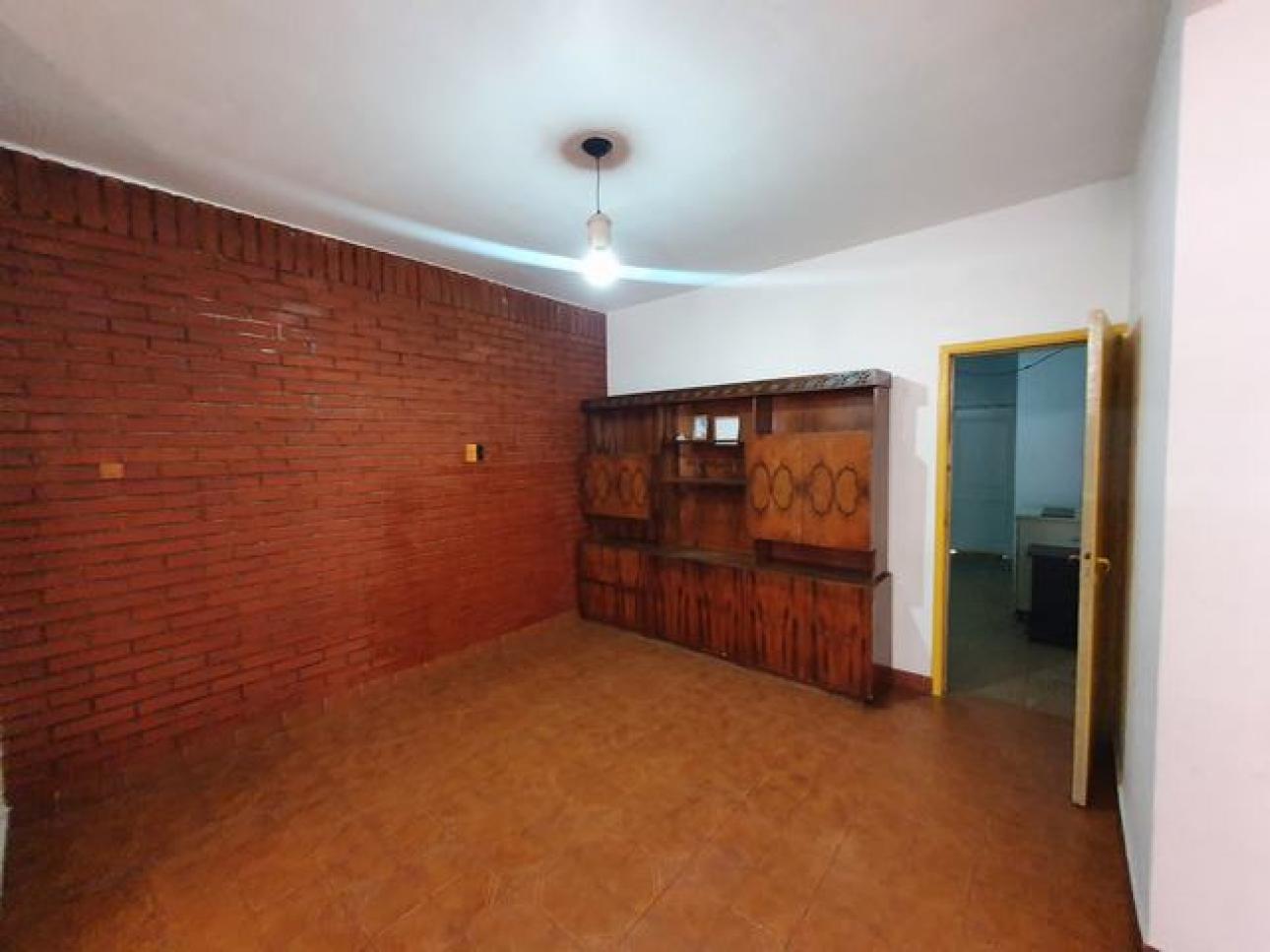 DEPARTAMENTO 2 AMB AMPLIO EN PH FRENTE  VILLA BOSCH S/EXP