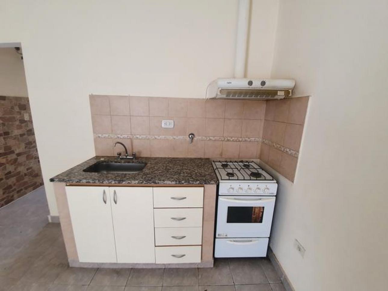 DEPARTAMENTO 2 AMB C/PATIO VILLA BOSCH sin expensas