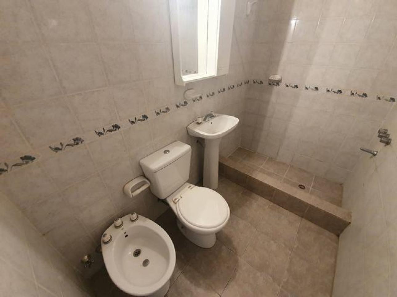 DEPARTAMENTO 2 AMB C/PATIO VILLA BOSCH sin expensas