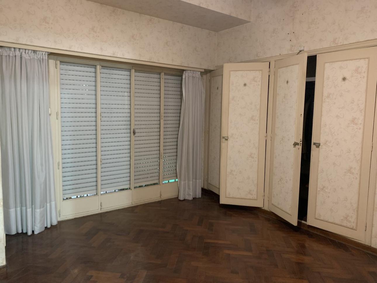 San Martin Ctro. Casa Ideal Dos familias con cocheras.