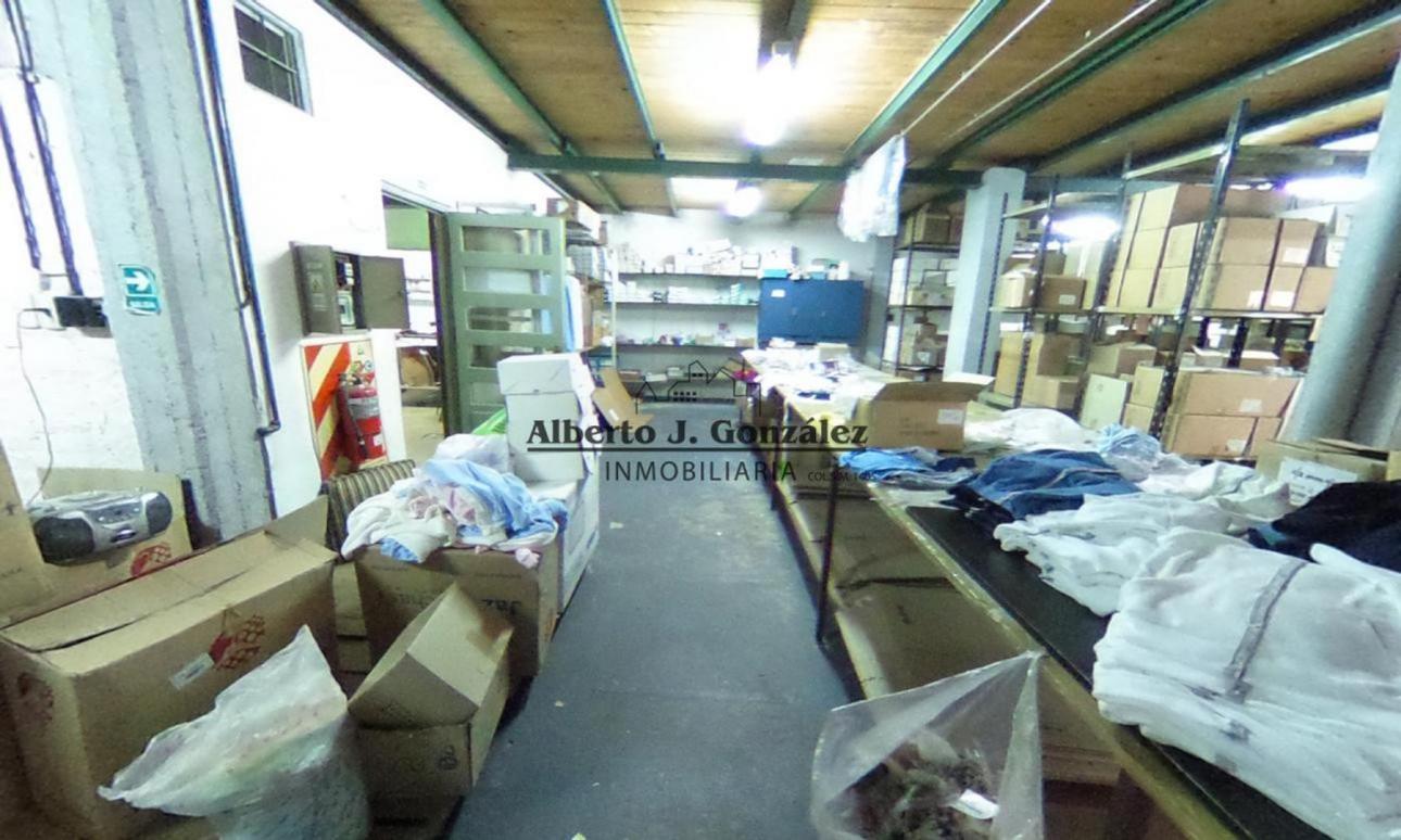 Galpon en Villa Ballester con oficinas