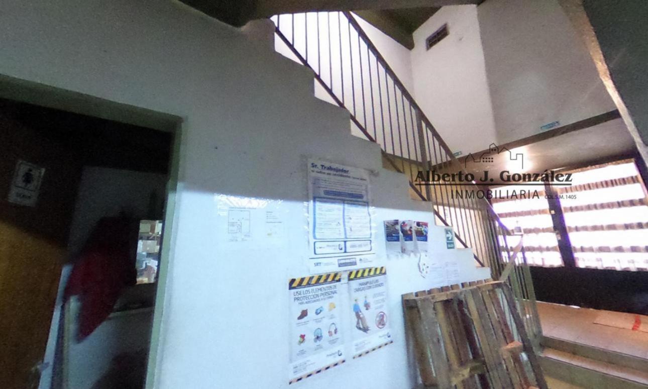 Galpon en Villa Ballester con oficinas