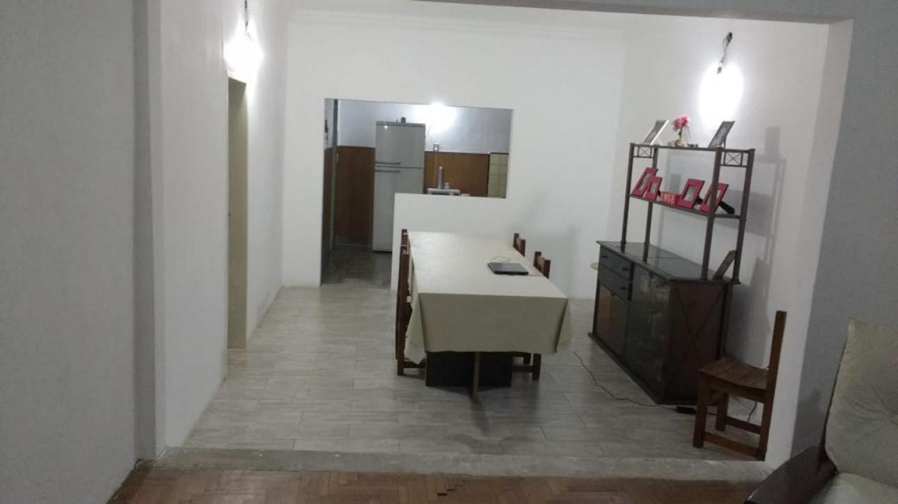 Casa en San Martin con Fondo y Cochera