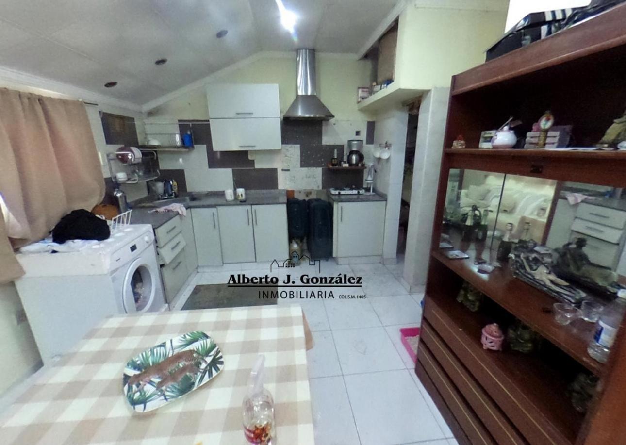 Galpon en San Andres con departamentos