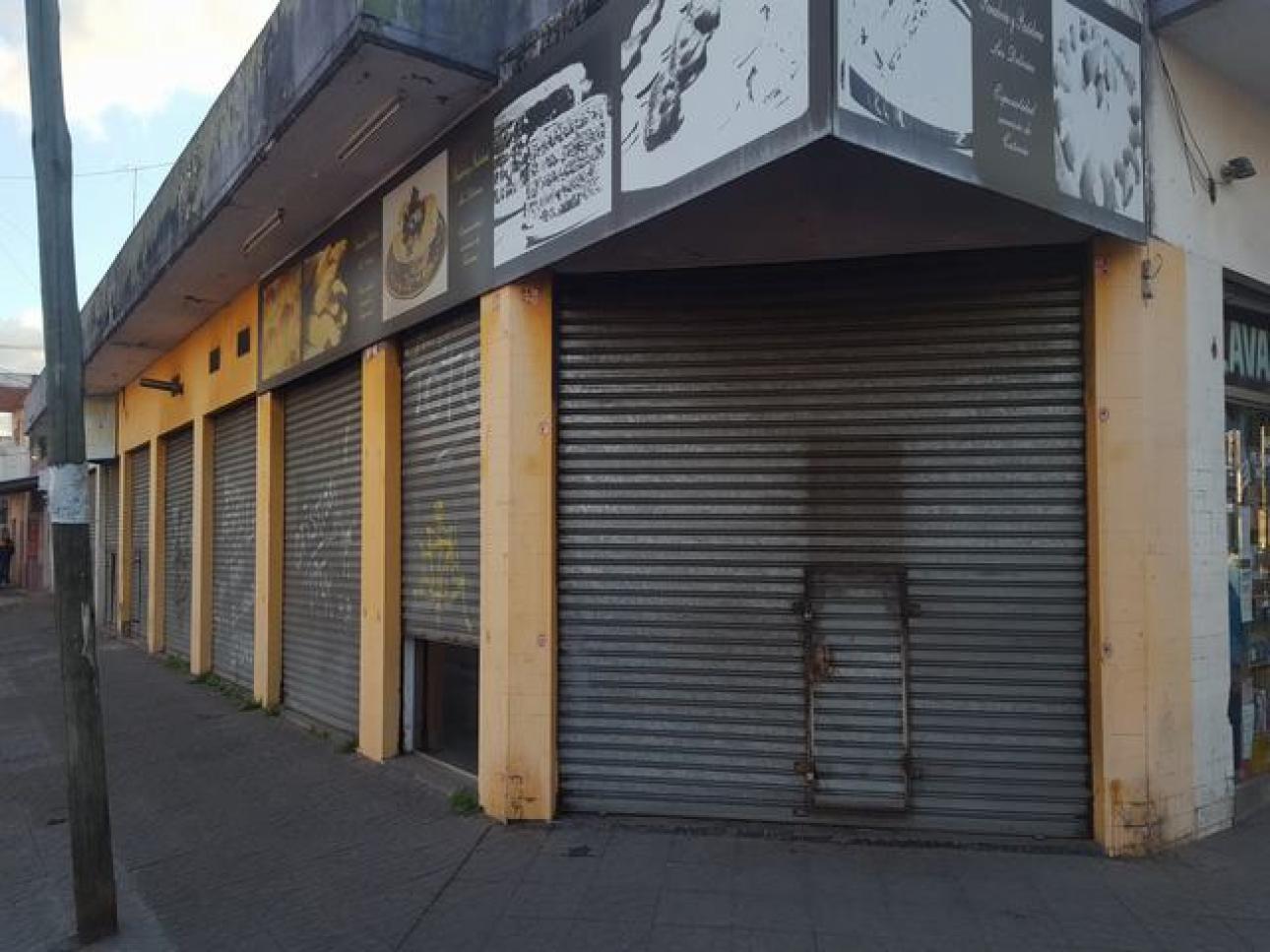 LOCAL 45M2 AVENIDA PERON PABLO PODESTA