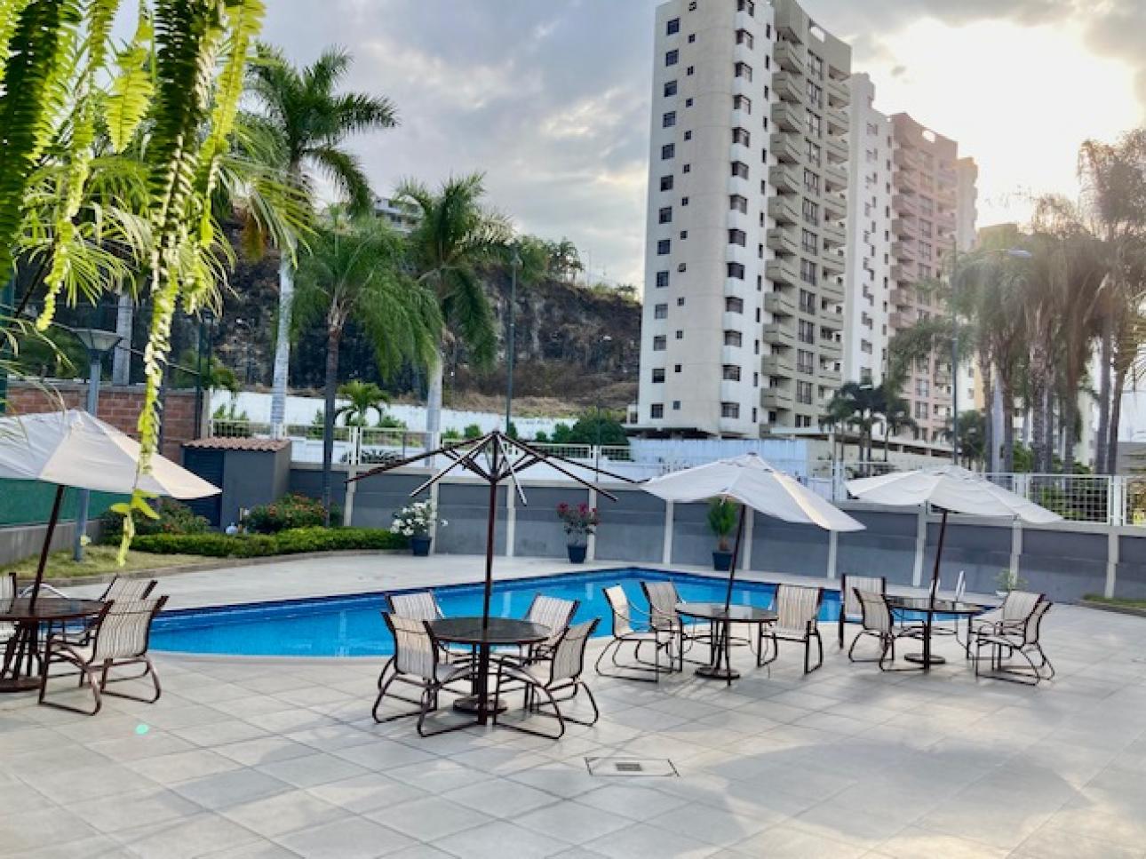 Vendo en Ciudad Colon Departamento con Hermosa Vista y Ubica
