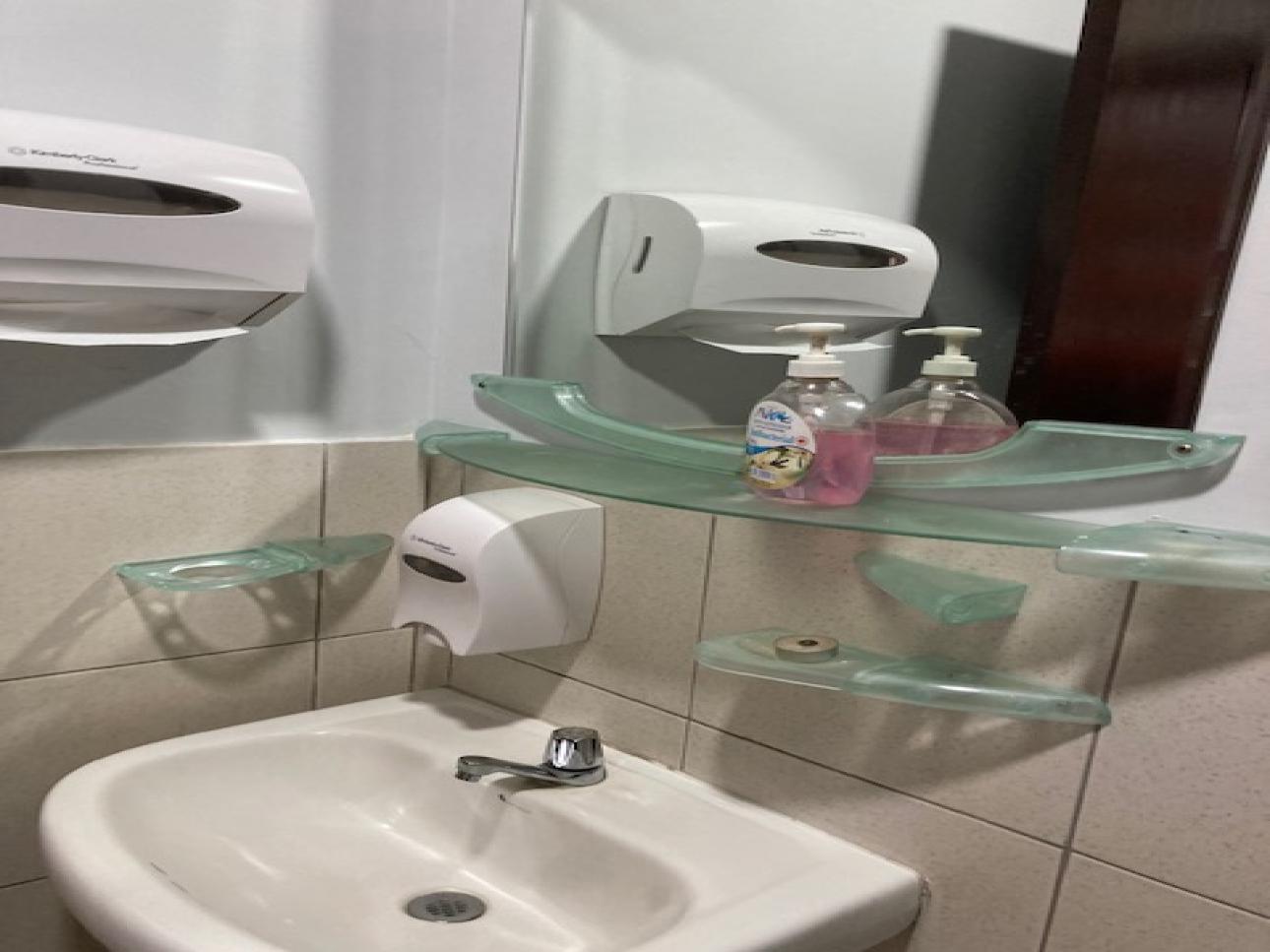 VENDO BONITA OFICINA EN PARQUE EMPRESARIAL COLON