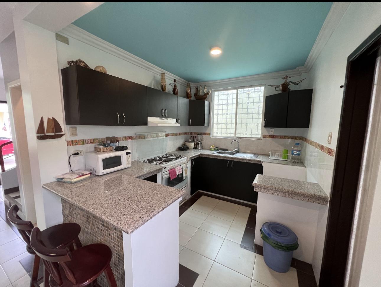 Casa Playera en Conjunto Residencial en Salinas de Oportunid