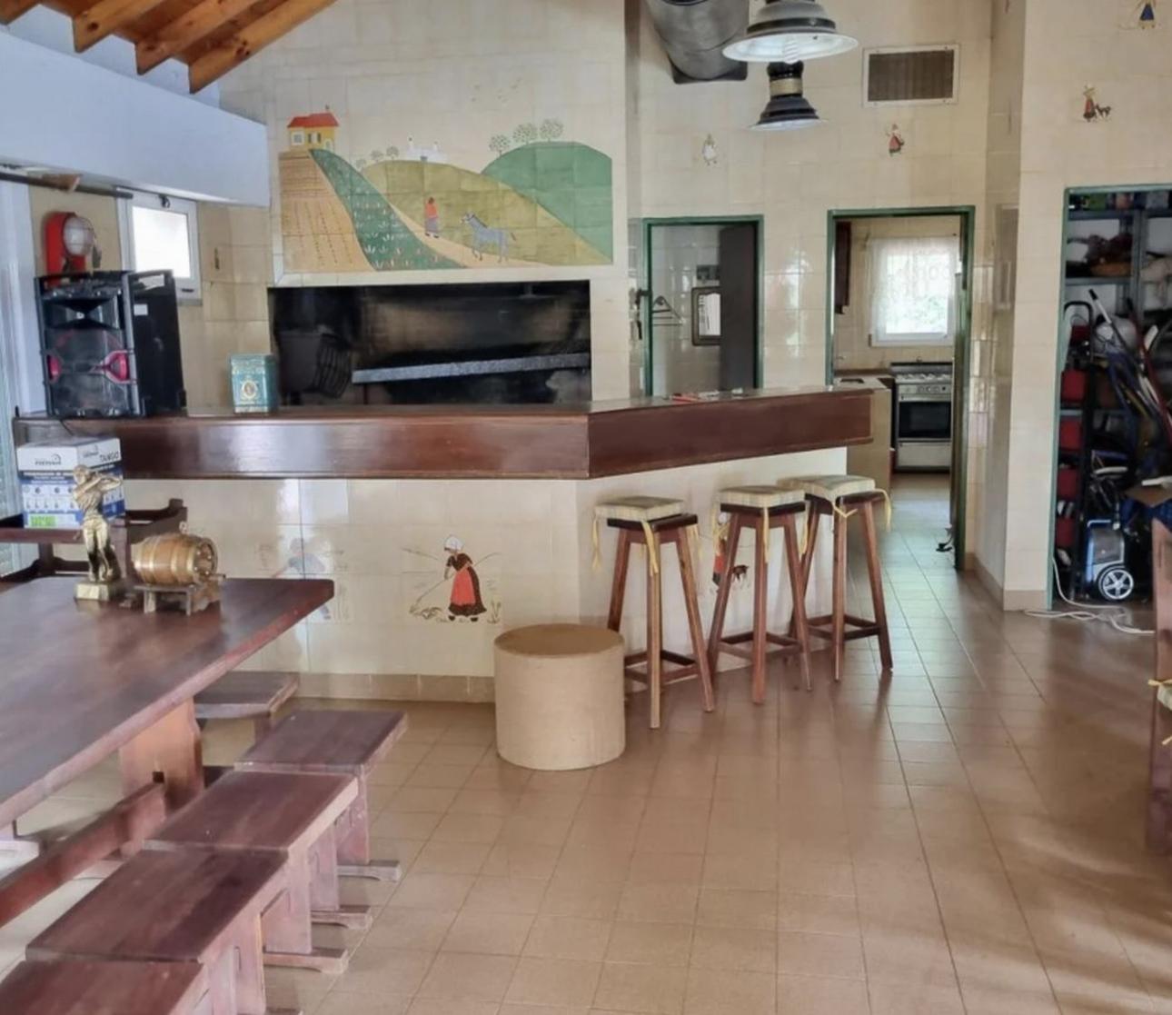 Golfers Club Pilar, Excelente Casa 6 Amb. con piscina