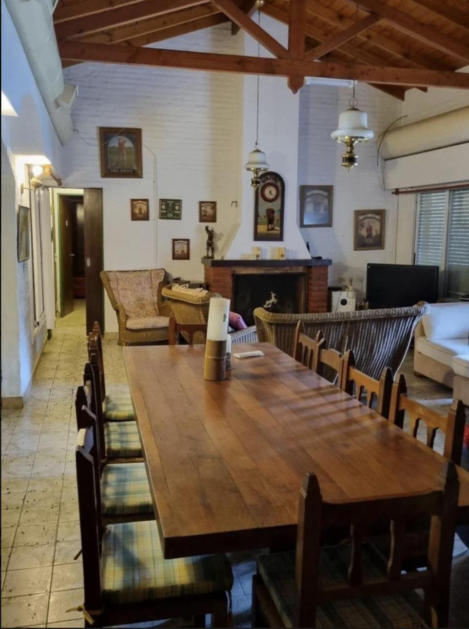 Golfers Club Pilar, Excelente Casa 6 Amb. con piscina