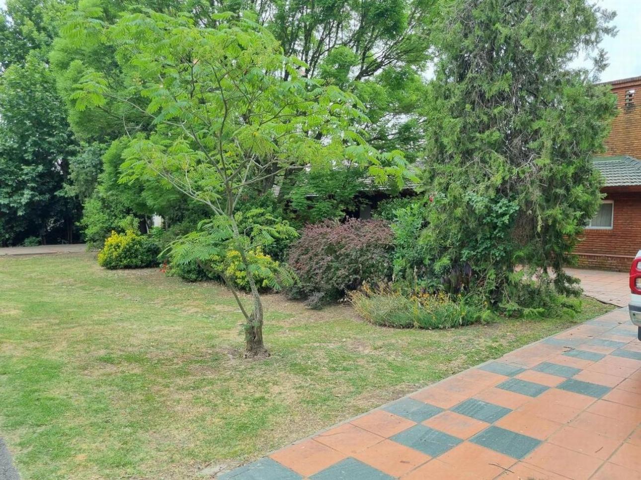 Golfers Club Pilar, Excelente Casa 6 Amb. con piscina