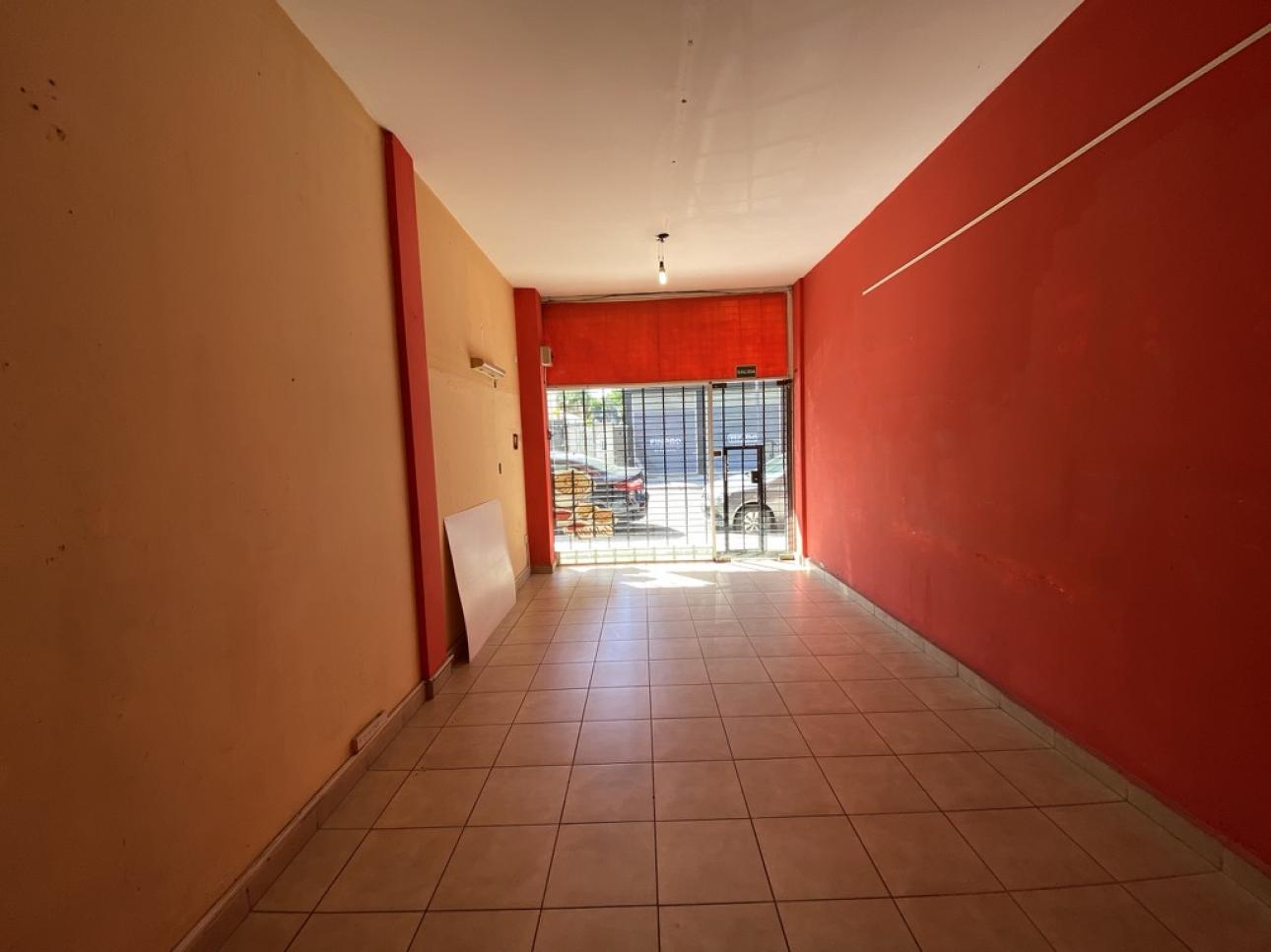 Local comercial de 25 metros