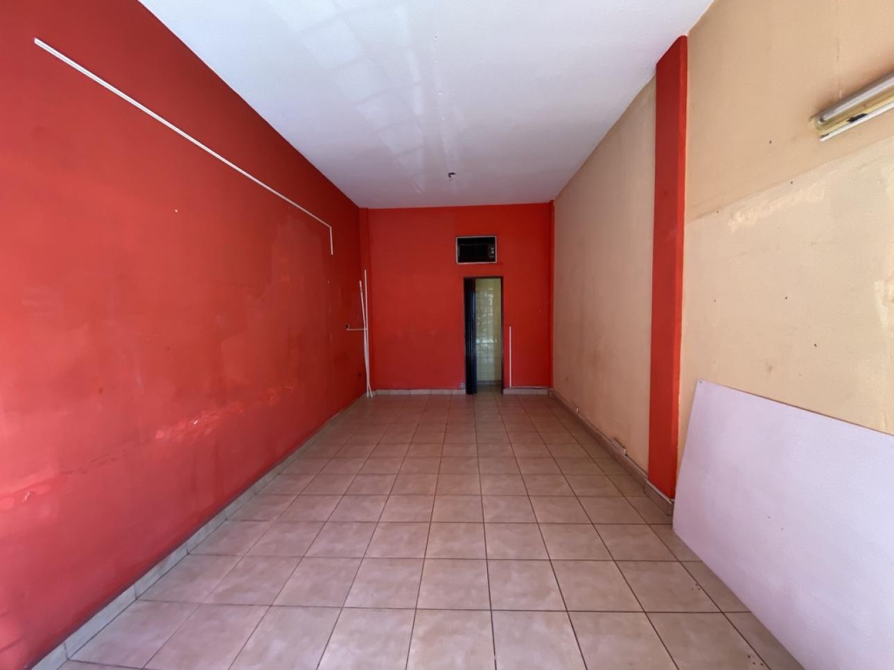 Local comercial de 25 metros