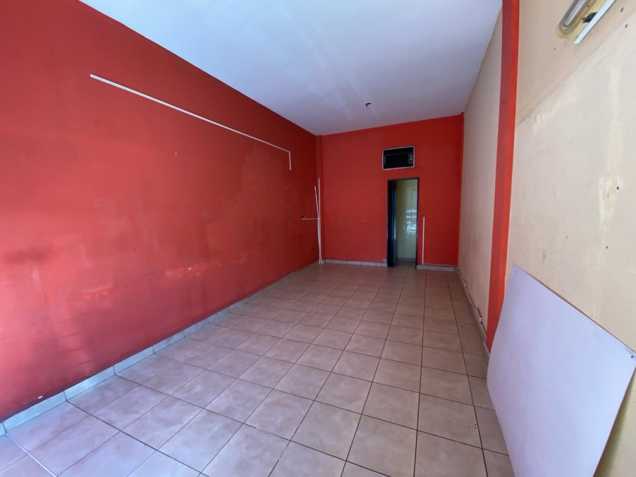 Local comercial de 25 metros
