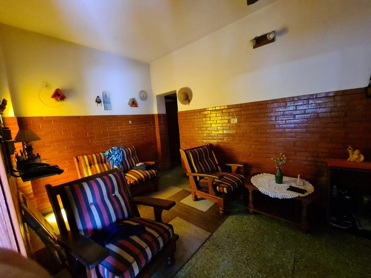 Casa y local en excelente ubicacion en Lamberti y Almonacid
