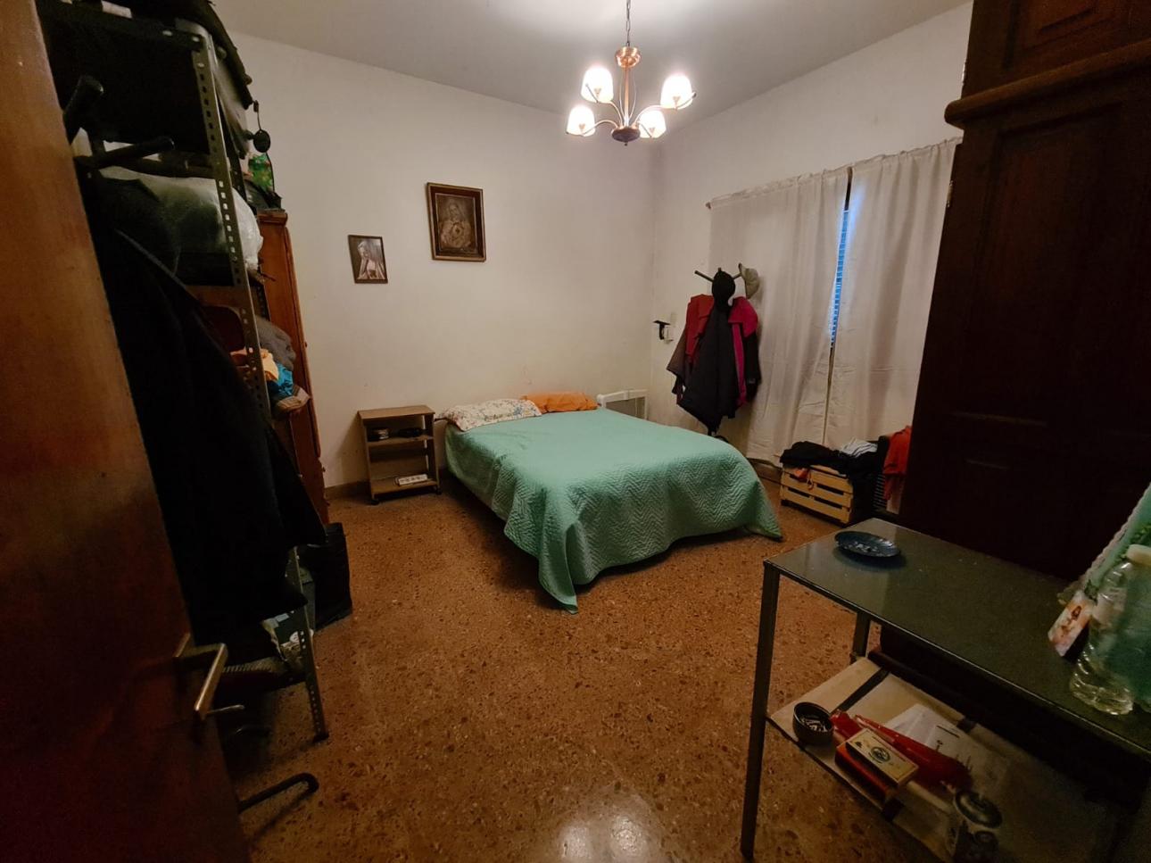 Casa y local en excelente ubicacion en Lamberti y Almonacid