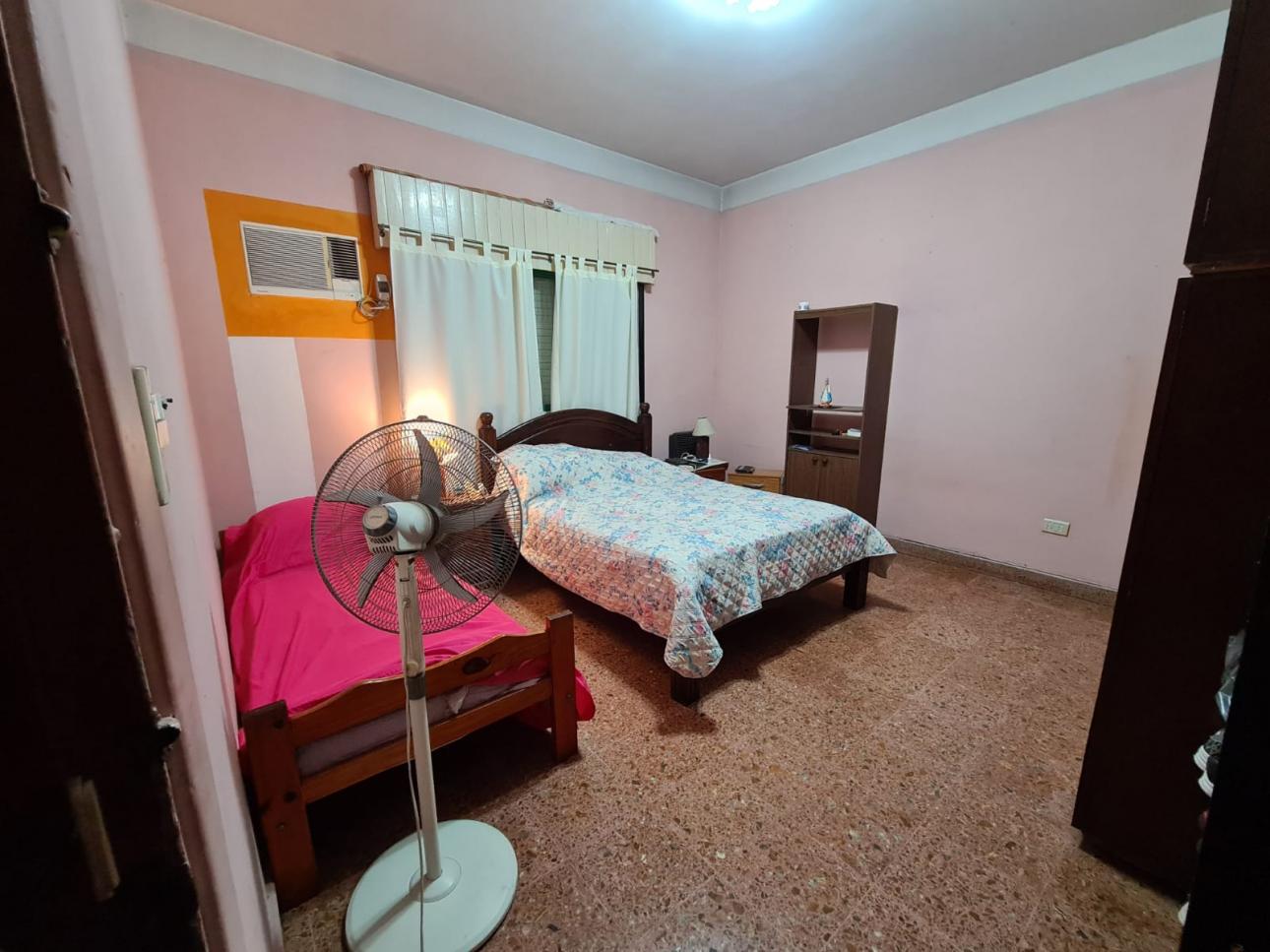 Casa y local en excelente ubicacion en Lamberti y Almonacid