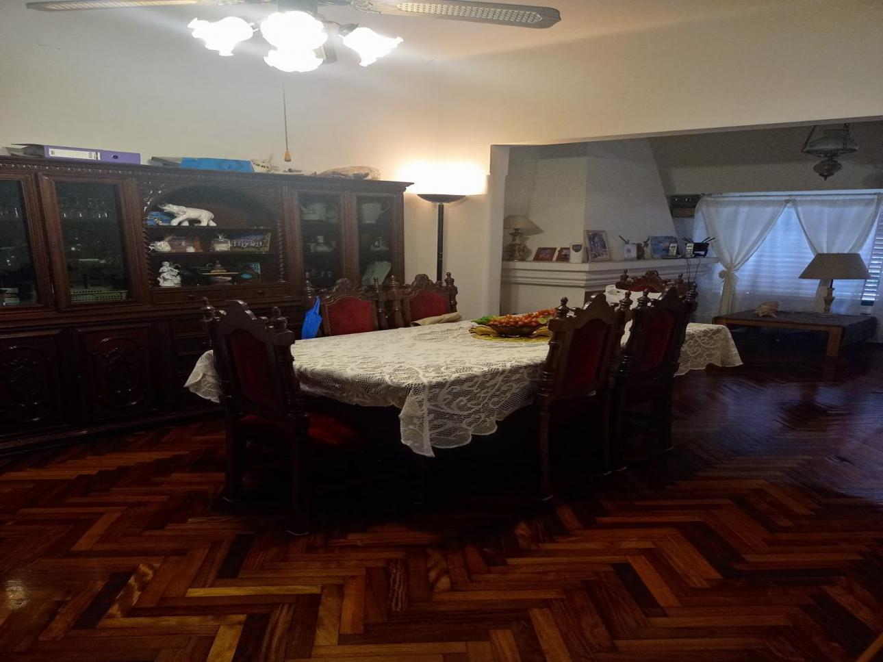 Casa de cuatro ambientes en venta en el Palomar