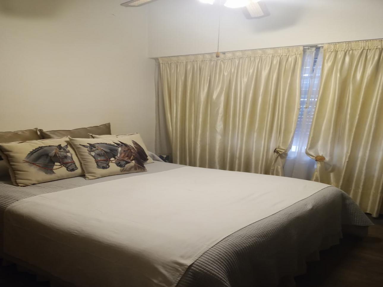 Casa de cuatro ambientes en venta en el Palomar