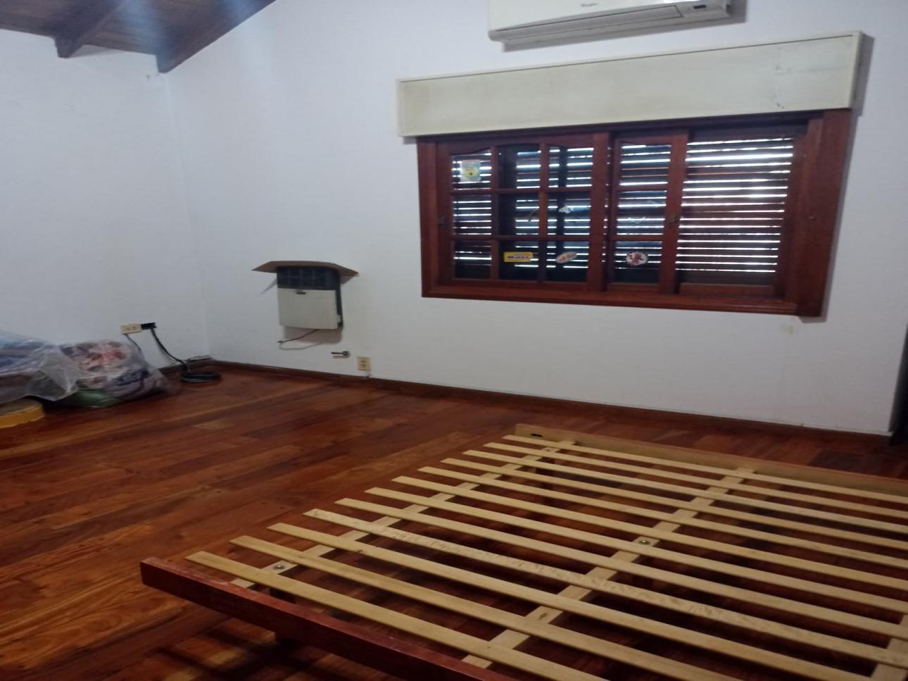 Casa de cuatro ambientes en venta en el Palomar