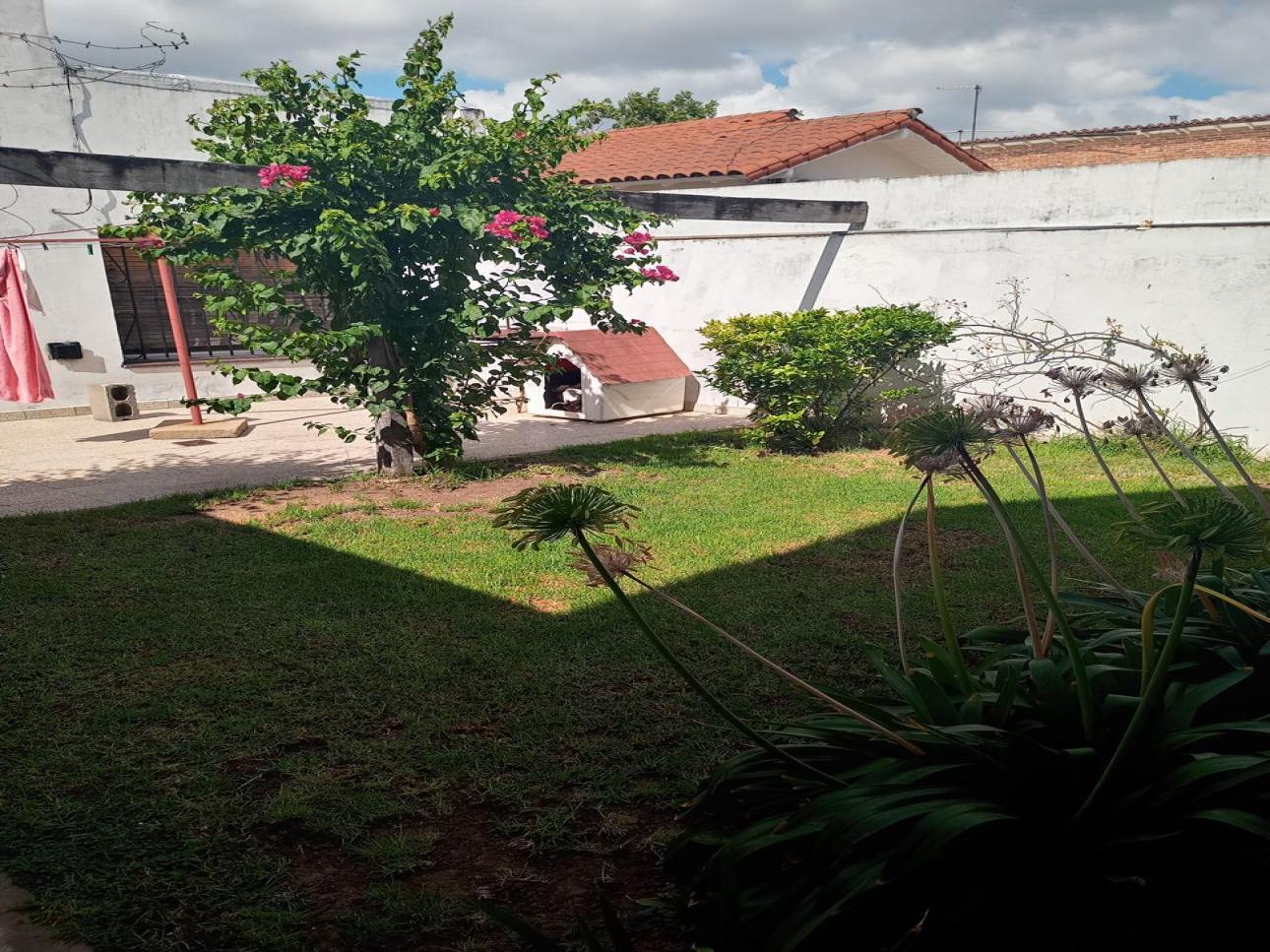 Casa de cuatro ambientes en venta en el Palomar