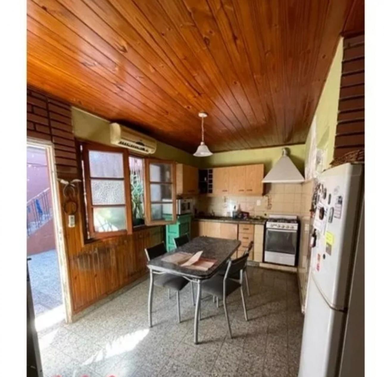 CASA 4 AMB.  CON LOCAL