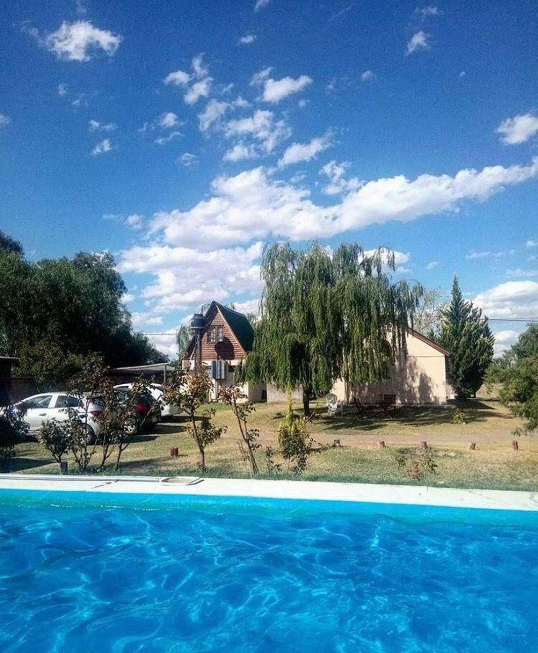 HERMOSO COMPLEJO DE 22.000 METROS CON CINCO CABAÑAS