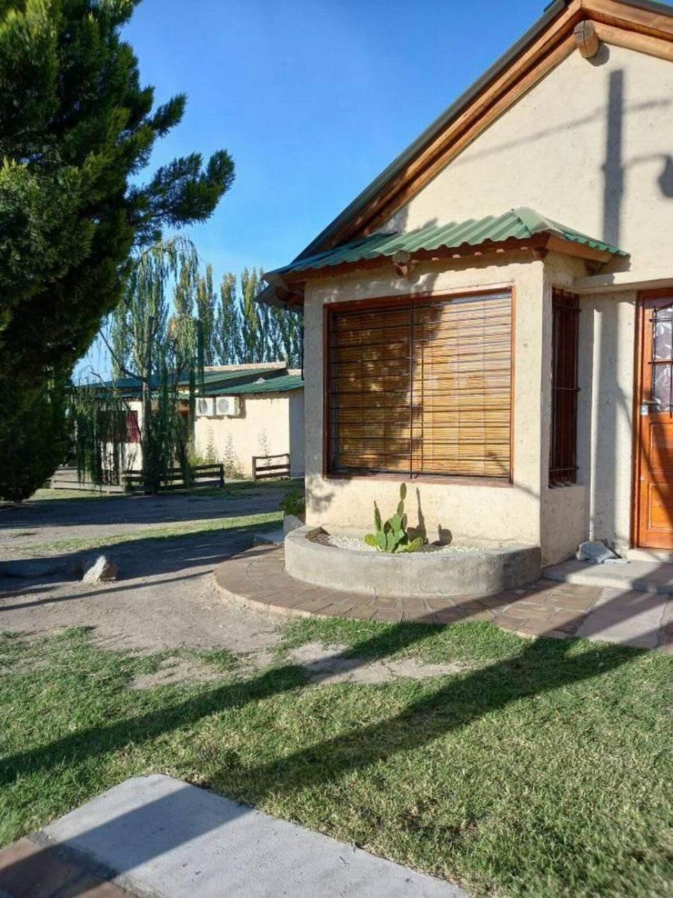 HERMOSO COMPLEJO DE 22.000 METROS CON CINCO CABAÑAS