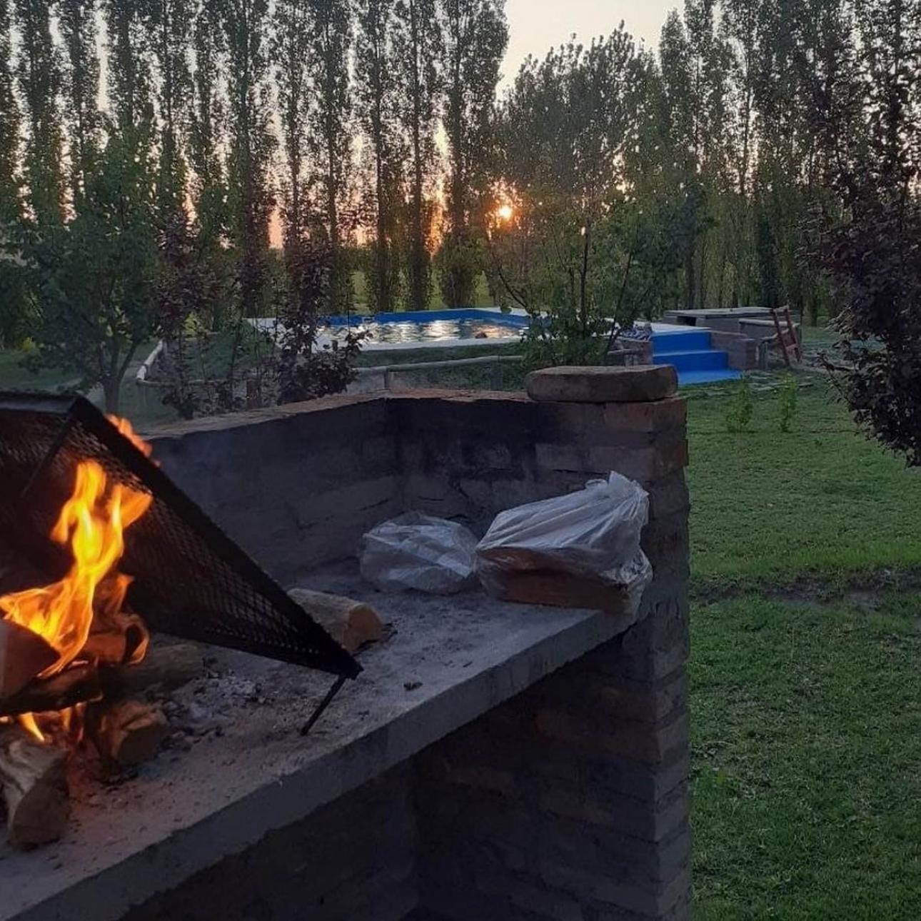 HERMOSO COMPLEJO DE 22.000 METROS CON CINCO CABAÑAS