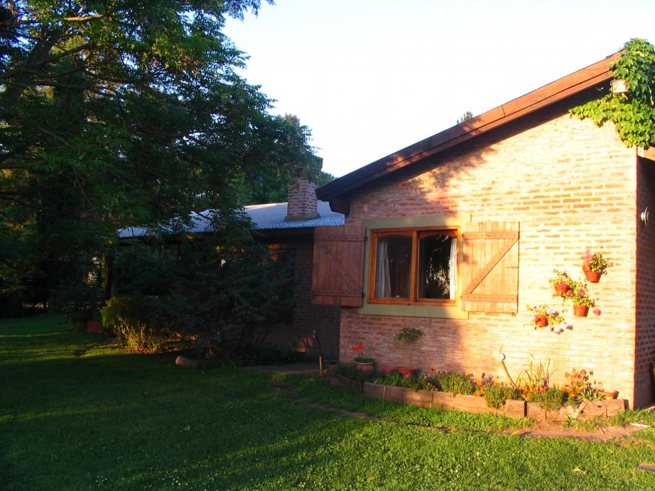 EXCELENTE CHALET EN LOS CARDALES