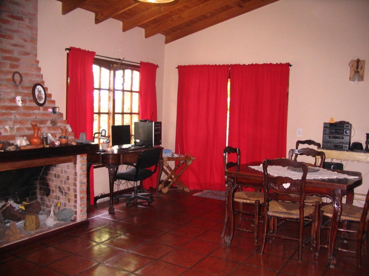 EXCELENTE CHALET EN LOS CARDALES