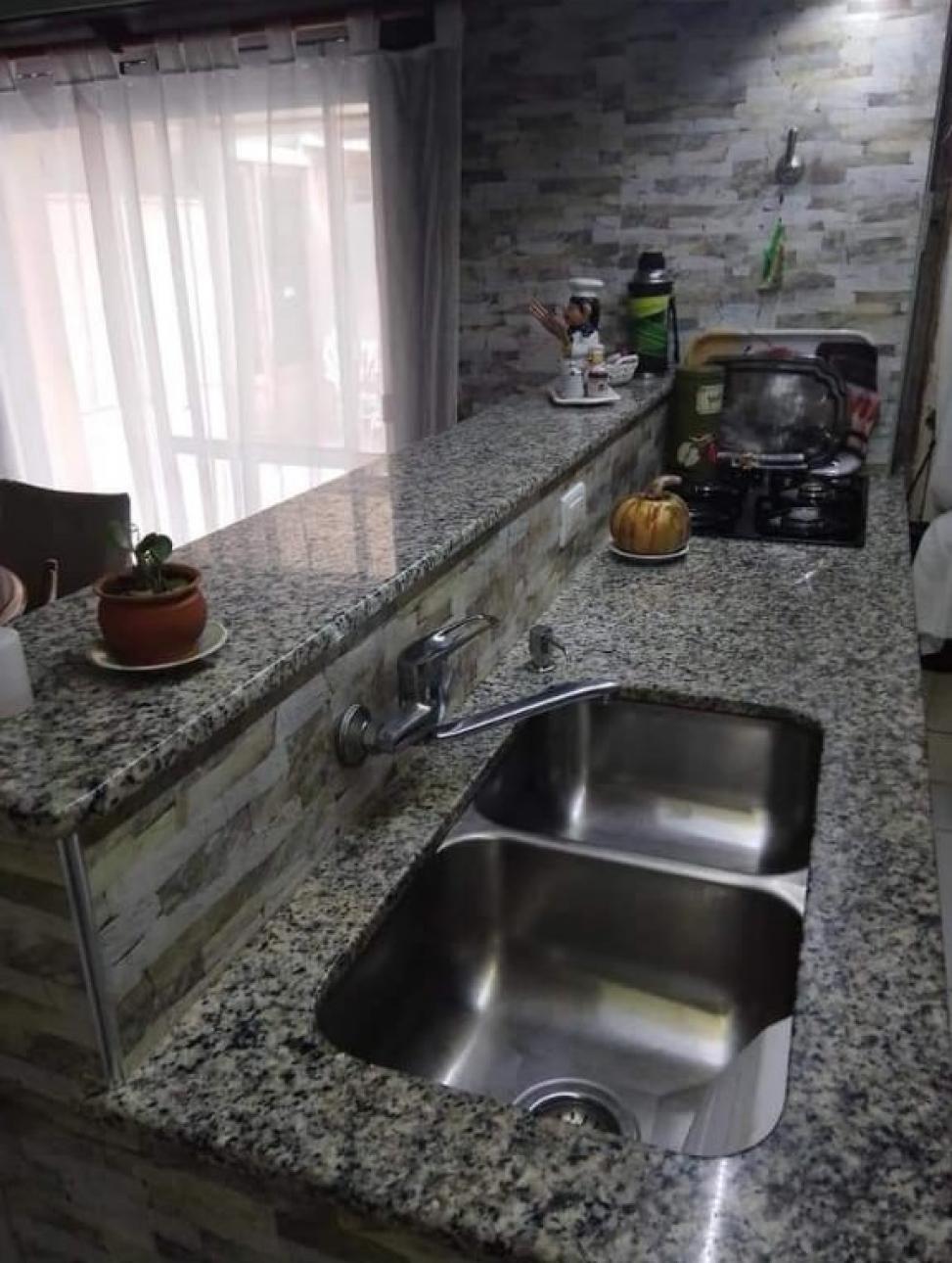 imponente propiedad en Necochea ideal 2 o 3 familias